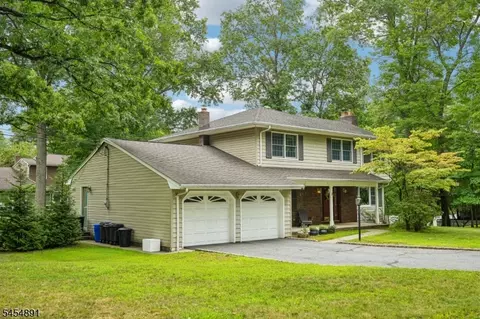 Exterior - 3 Kennedy Ct, Wayne, NJ 07470 photo 3 of 8