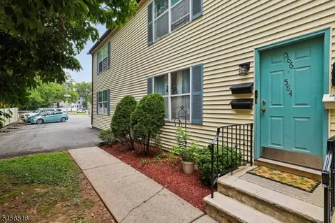 584 Thomas Blvd #1A, East Orange, NJ 07017