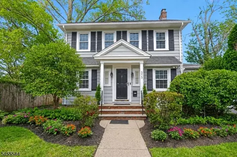 515 Walnut St, Roselle, NJ 07203