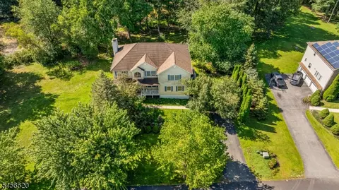 24 Swan Ln, Lake Hopatcong, NJ 07849