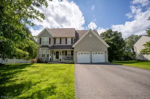 24 Shippen Rdg, Oxford, NJ 07863