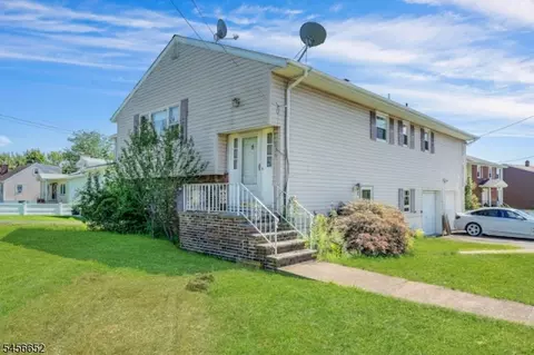 633 Totowa Rd, Totowa, NJ 07512