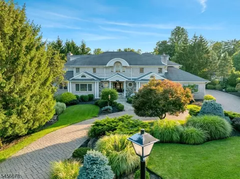 7 Barnsdale Rd, Caldwell, NJ 07006