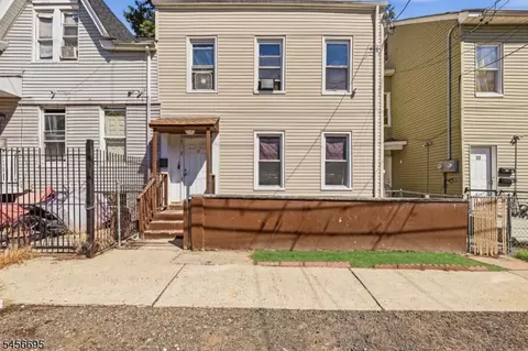 34 Hillman St, Paterson, NJ 07522