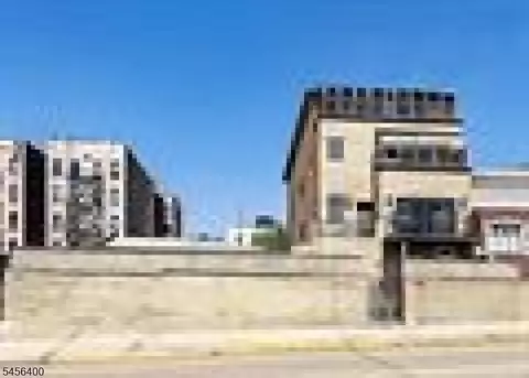 344 Paterson Plank Rd #2, Jersey City, NJ 07307