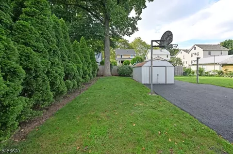 Exterior - 856 Ester Ave, Teaneck, NJ 07666 photo 4 of 5