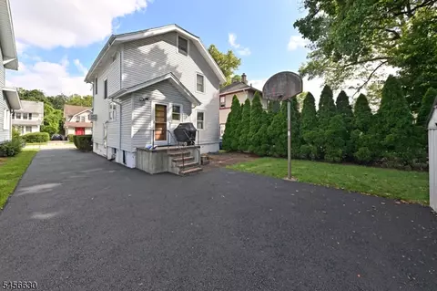 Exterior - 856 Ester Ave, Teaneck, NJ 07666 photo 3 of 5