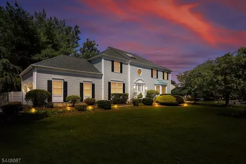 19 Joshua Dr, Hillsborough, NJ 08844