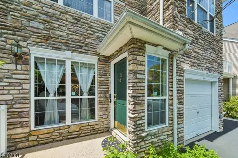 13 Battalion Dr, Basking Ridge, NJ 07920