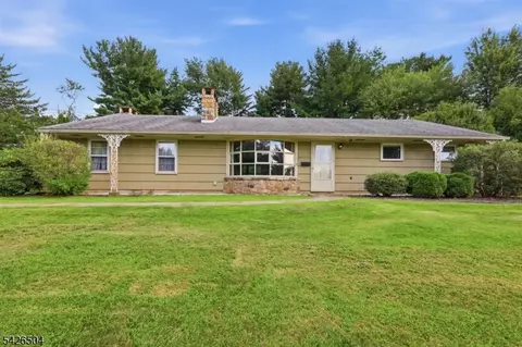 7 Essex Rd, Washington, NJ 07882
