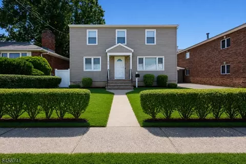 418 President St, Saddle Brook, NJ 07663