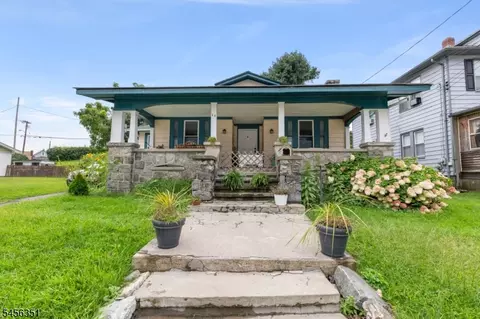 80 Allen St, Netcong, NJ 07857