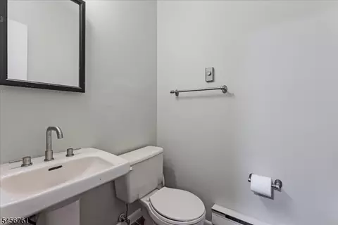Bath - 31 Lockley Ct, Wayne, NJ 07470 photo 3 of 3