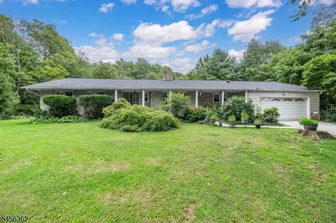 84 Lake Wallkill Rd, Sussex, NJ 07461