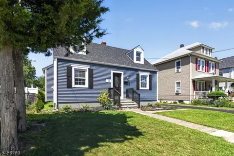16 Oakwood Pl, North Brunswick Twp, NJ 08902