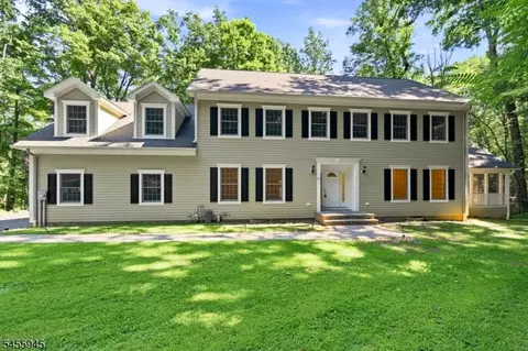 500 Openaki Rd, Denville, NJ 07834