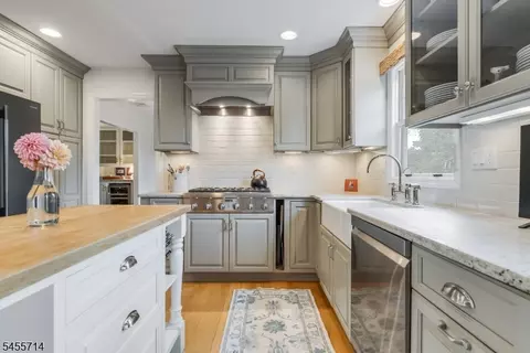 Kitchen - 80 Talmage Rd, Mendham, NJ 07945 photo 2 of 4