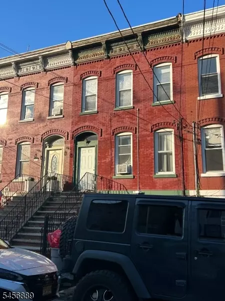 184 Van Horne St, Jersey City, NJ 07304