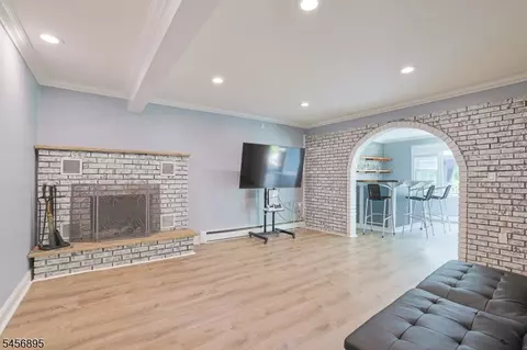 Living - 17 Corwin St, Kenvil, NJ 07847 photo 2 of 2