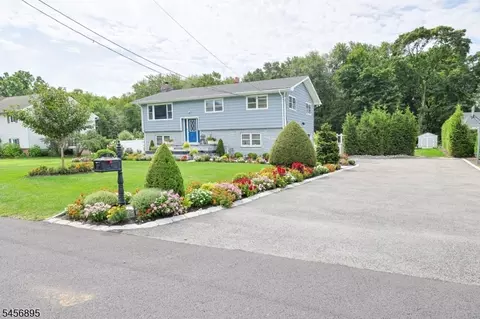 17 Corwin St, Kenvil, NJ 07847