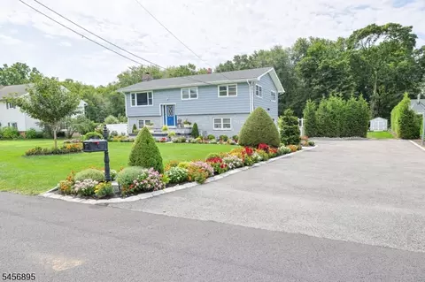 17 Corwin St, Kenvil, NJ 07847
