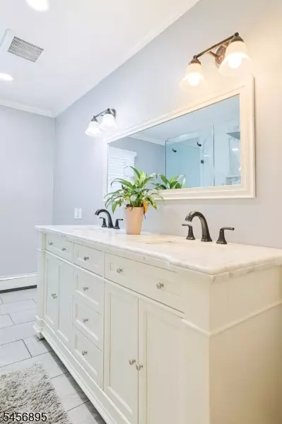 Bath - 17 Corwin St, Kenvil, NJ 07847 photo 2 of 4