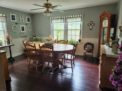 Dining - 3100 Belvidere Rd, Phillipsburg, NJ 08865 photo 3 of 3