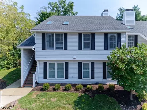 338 Phoebe Ct, Three Bridges, NJ 08887