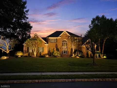 2 Daltrui Dr, Hillsborough, NJ 08844