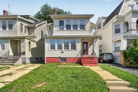 292 N Maple Ave, East Orange, NJ 07017
