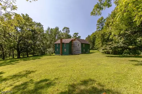Exterior - 31 Crigger Rd, Wantage, NJ 07461 photo 2 of 4