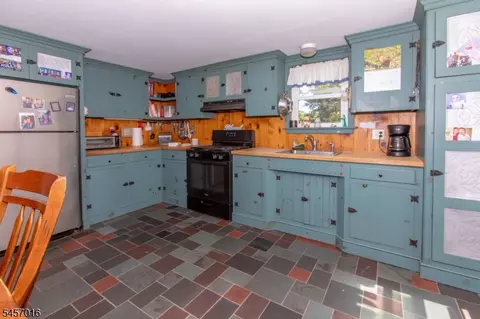 Kitchen - 31 Crigger Rd, Wantage, NJ 07461 photo 1 of 2