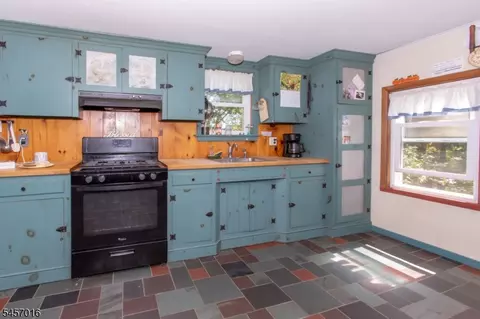 Kitchen - 31 Crigger Rd, Wantage, NJ 07461 photo 2 of 2