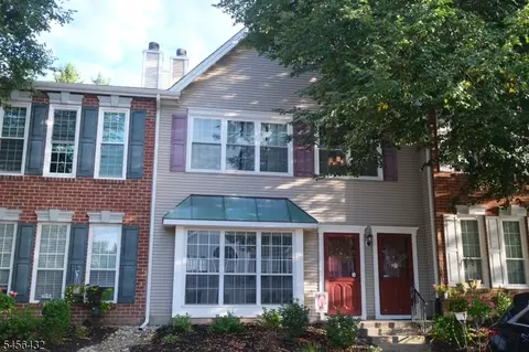 118 Edward Dr, Franklin Park, NJ 08823