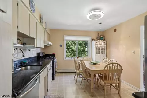 Kitchen - 347 Alan Dr, Paramus, NJ 07652 photo 1 of 2