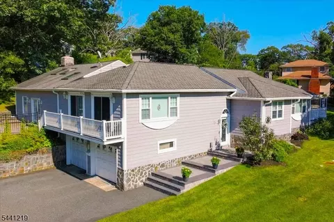 66 Minnisink Rd, Jefferson, NJ 07849
