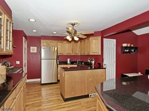 Kitchen - 703 Marshall Pl, Plainfield, NJ 07062 photo 4 of 4
