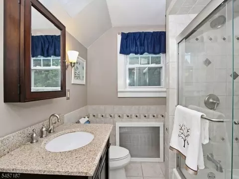 Bath - 703 Marshall Pl, Plainfield, NJ 07062 photo 1 of 1