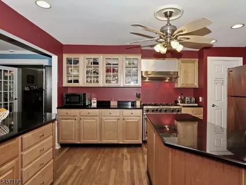 Kitchen - 703 Marshall Pl, Plainfield, NJ 07062 photo 3 of 4