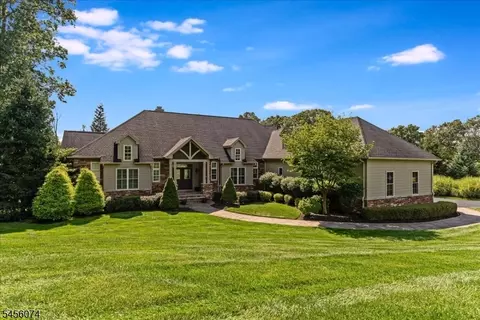 15 Windemere Way, Sparta, NJ 07871