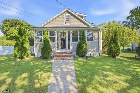 17 Ballantine St, Kenvil, NJ 07847