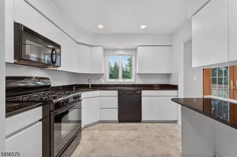 Kitchen - 42 Hanover Pl, Wayne, NJ 07470 photo 1 of 3