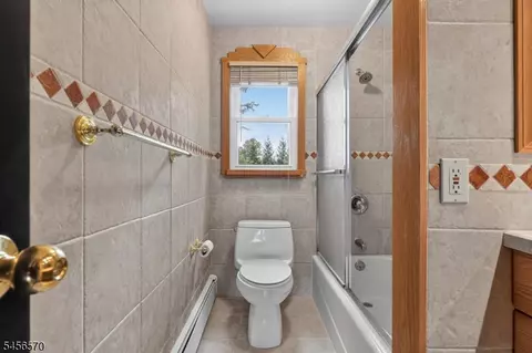 Bath - 42 Hanover Pl, Wayne, NJ 07470 photo 2 of 3