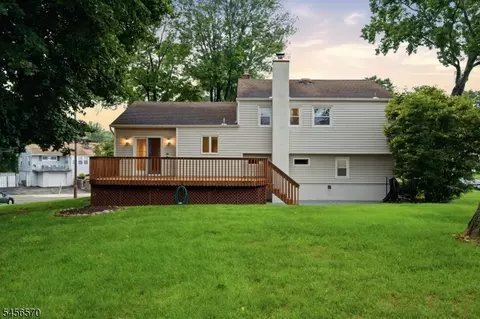 Exterior - 42 Hanover Pl, Wayne, NJ 07470 photo 4 of 6