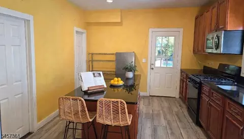 Entry Way - 405 E 2nd St, Plainfield, NJ 07060 photo 2 of 3