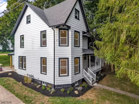 61 Church St, High Bridge, NJ 08829