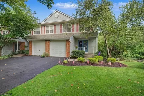42 Hickory Way, Mount Arlington, NJ 07856