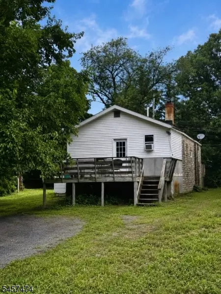 64 Cedarbrook Rd, Hewitt, NJ 07421