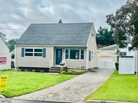 13 Windbeam Rd, Riverdale, NJ 07457