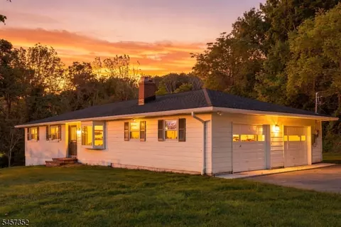 33 Cooke Rd, Blairstown, NJ 07825